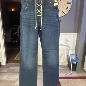 No boundaries stressed blue jeans with string tie to close. Size XL 15-17